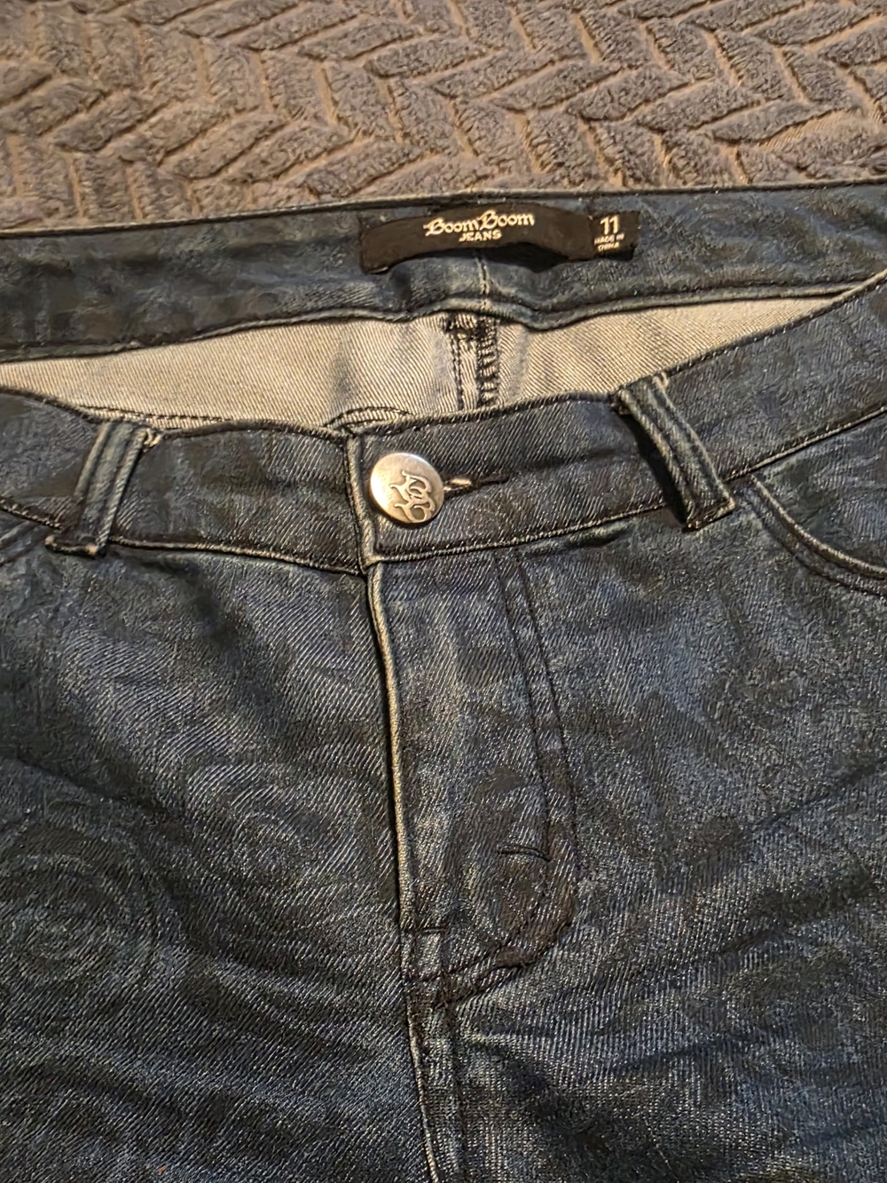 Women’s Blue Ombre Rose-Pattern Jeans - Picture 3 of 4